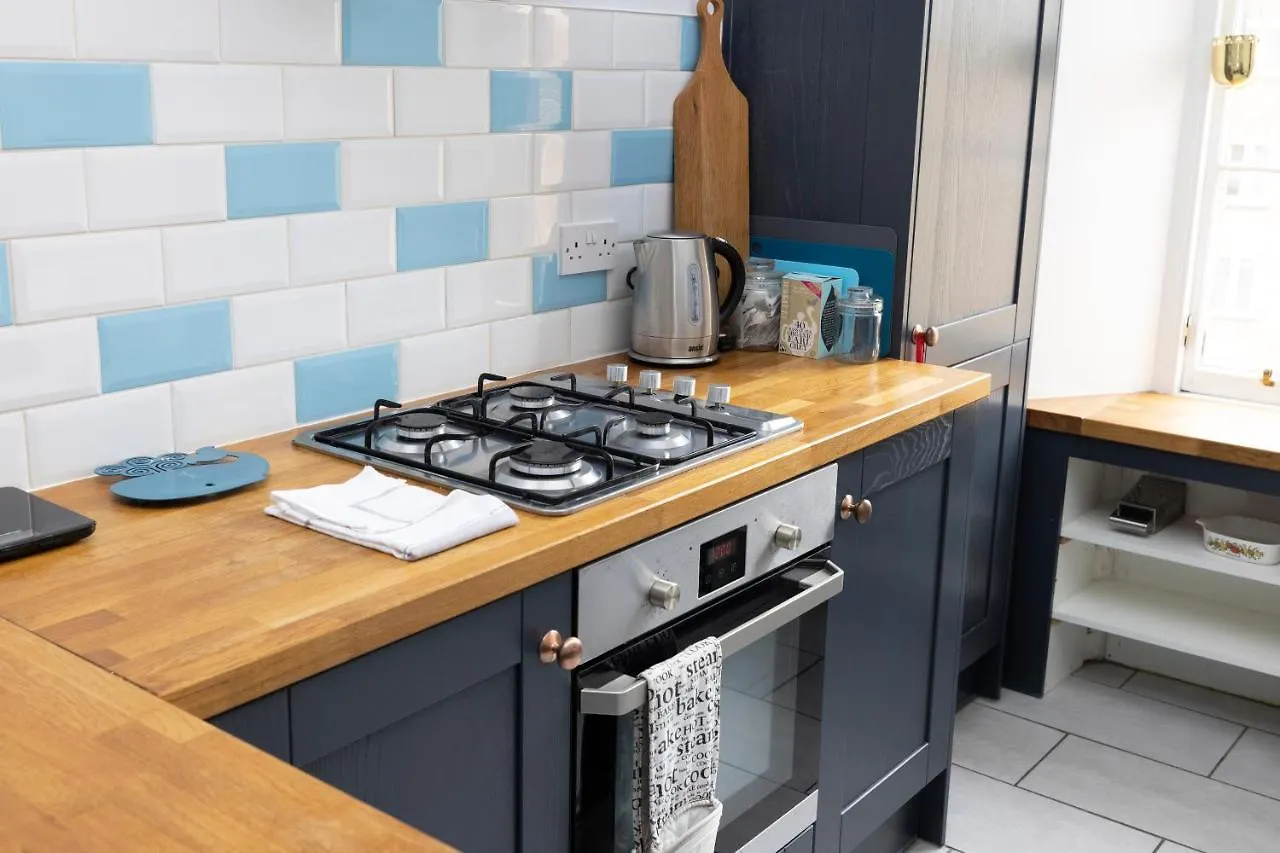 Altido Glamorous 2-Bed Flat Near Edinburgh Castle