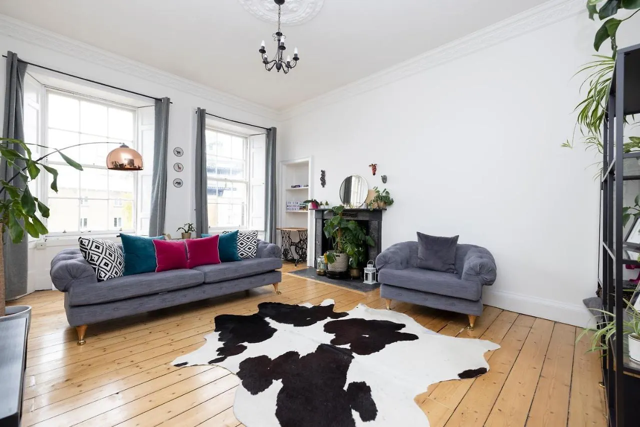 Altido Glamorous 2-Bed Flat Near Edinburgh Castle