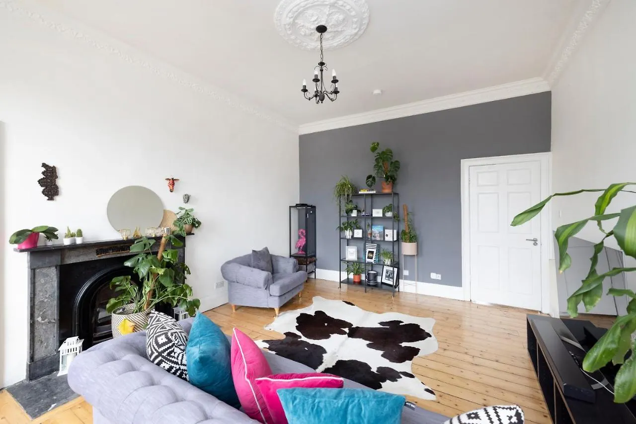 Altido Glamorous 2-Bed Flat Near Edinburgh Castle Appartamento