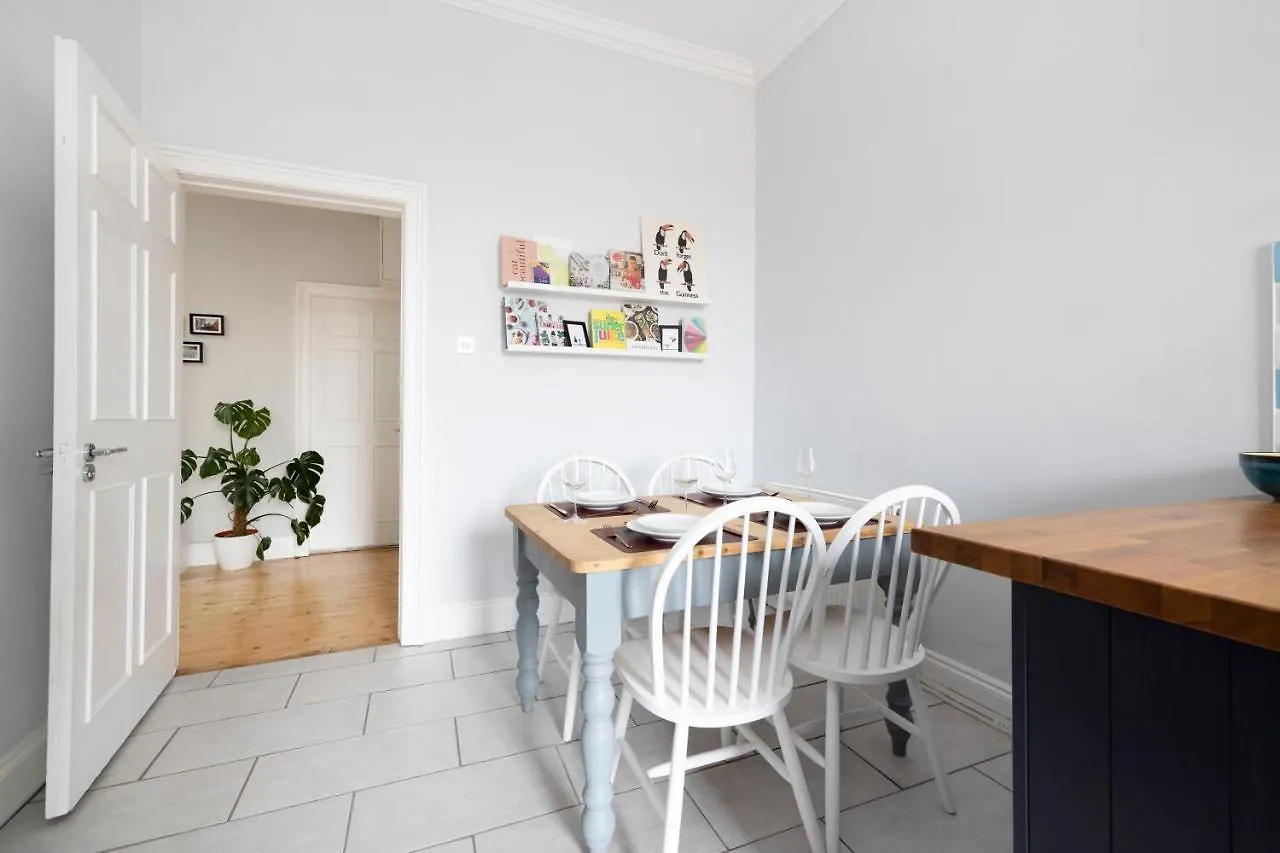 Altido Glamorous 2-Bed Flat Near Edinburgh Castle