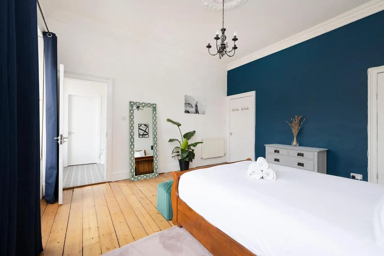 Altido Glamorous 2-Bed Flat Near Edinburgh Castle Apartment