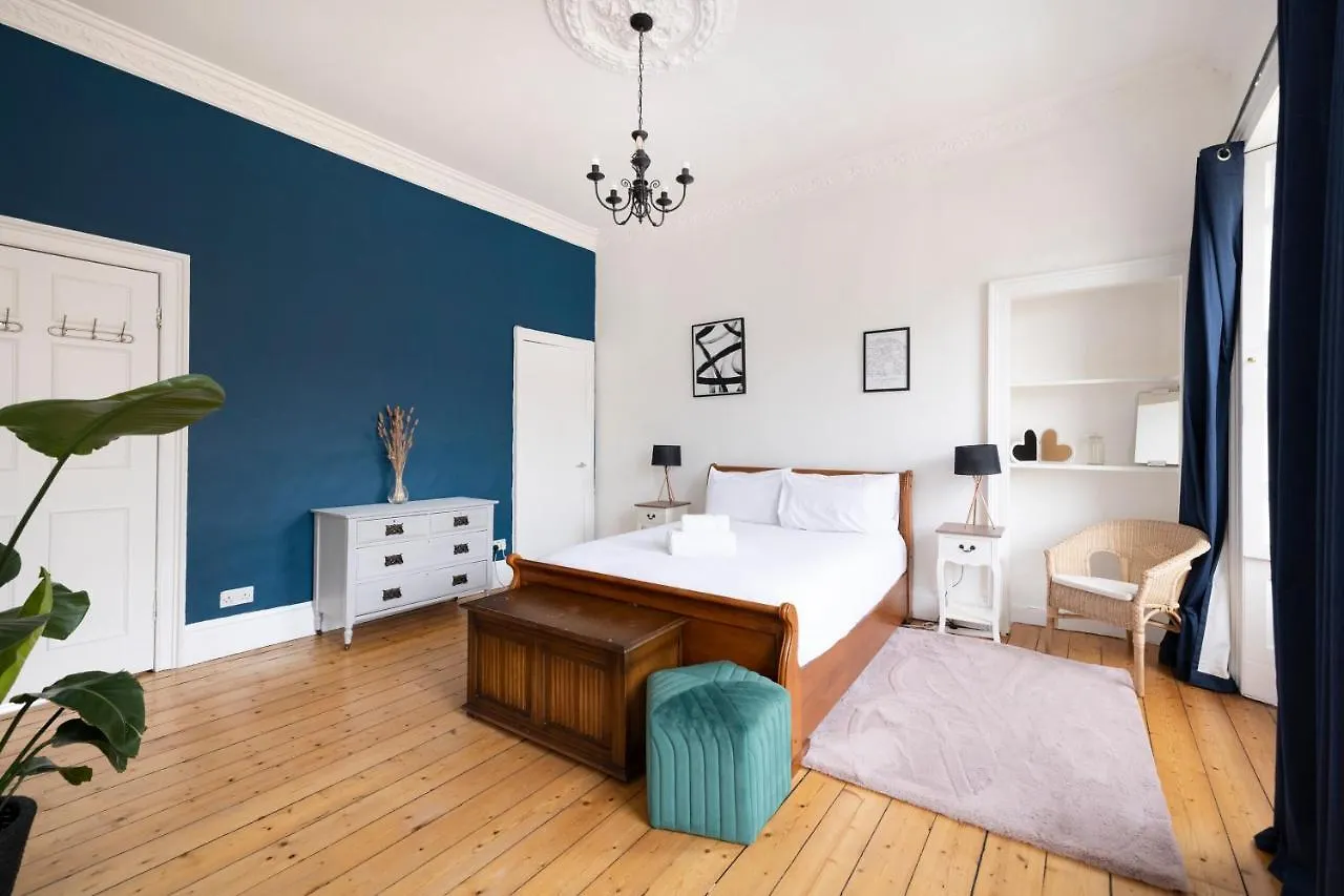 Altido Glamorous 2-Bed Flat Near Edinburgh Castle